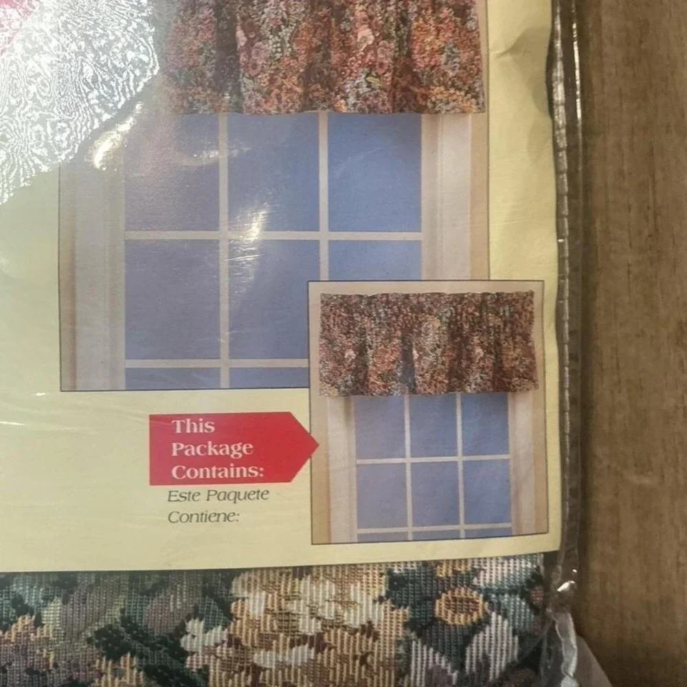 Tapestry Tailored Window Valance Duchess Floral Blue‎ 52x14 NIP Cottagecore